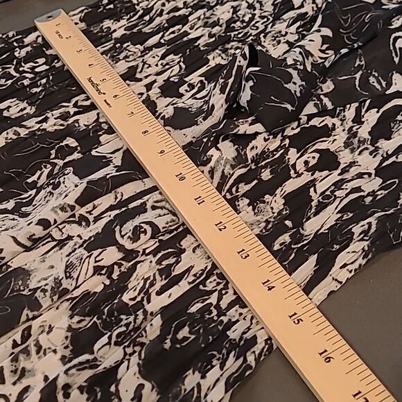 Allison Taylor sz L sheer pleated chiffon 100% polyester - Picture 9 of 13